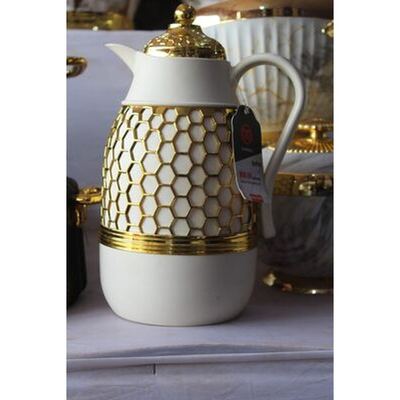 White and gold honeycomb vacuum flask jug