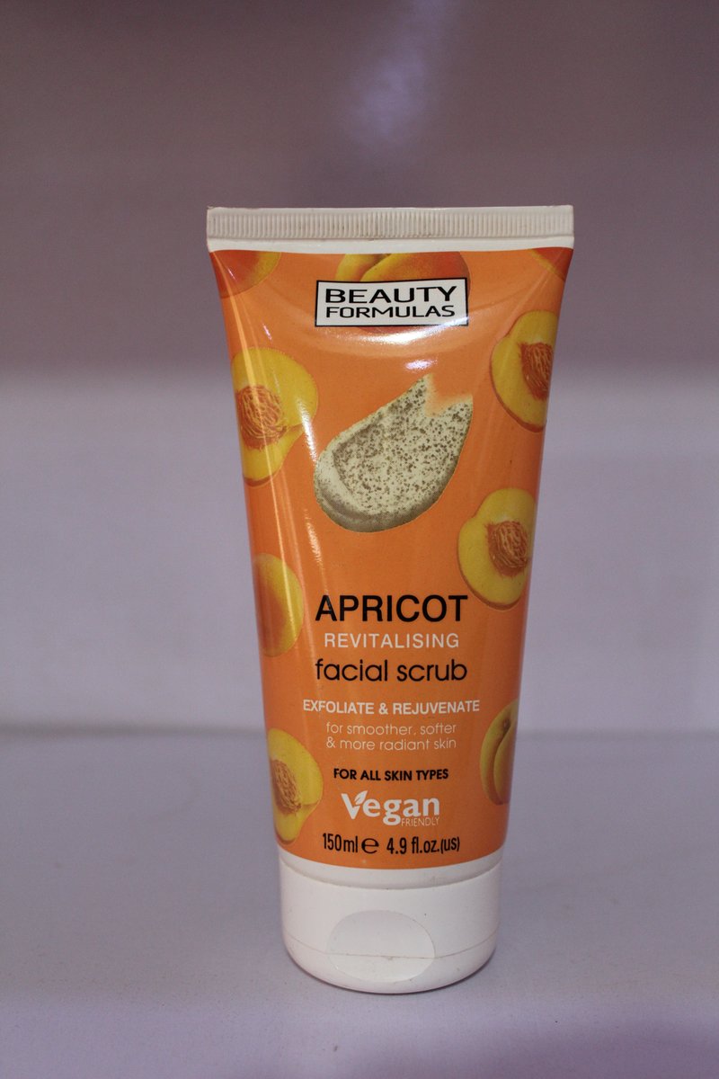 APRICOT REVITALISING FACIAL SCRUB