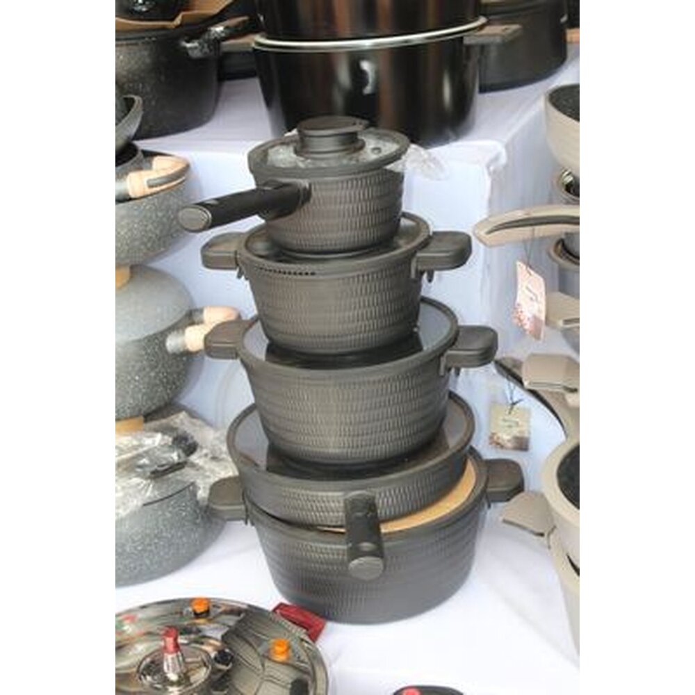 Black non-stick textured cookware set
