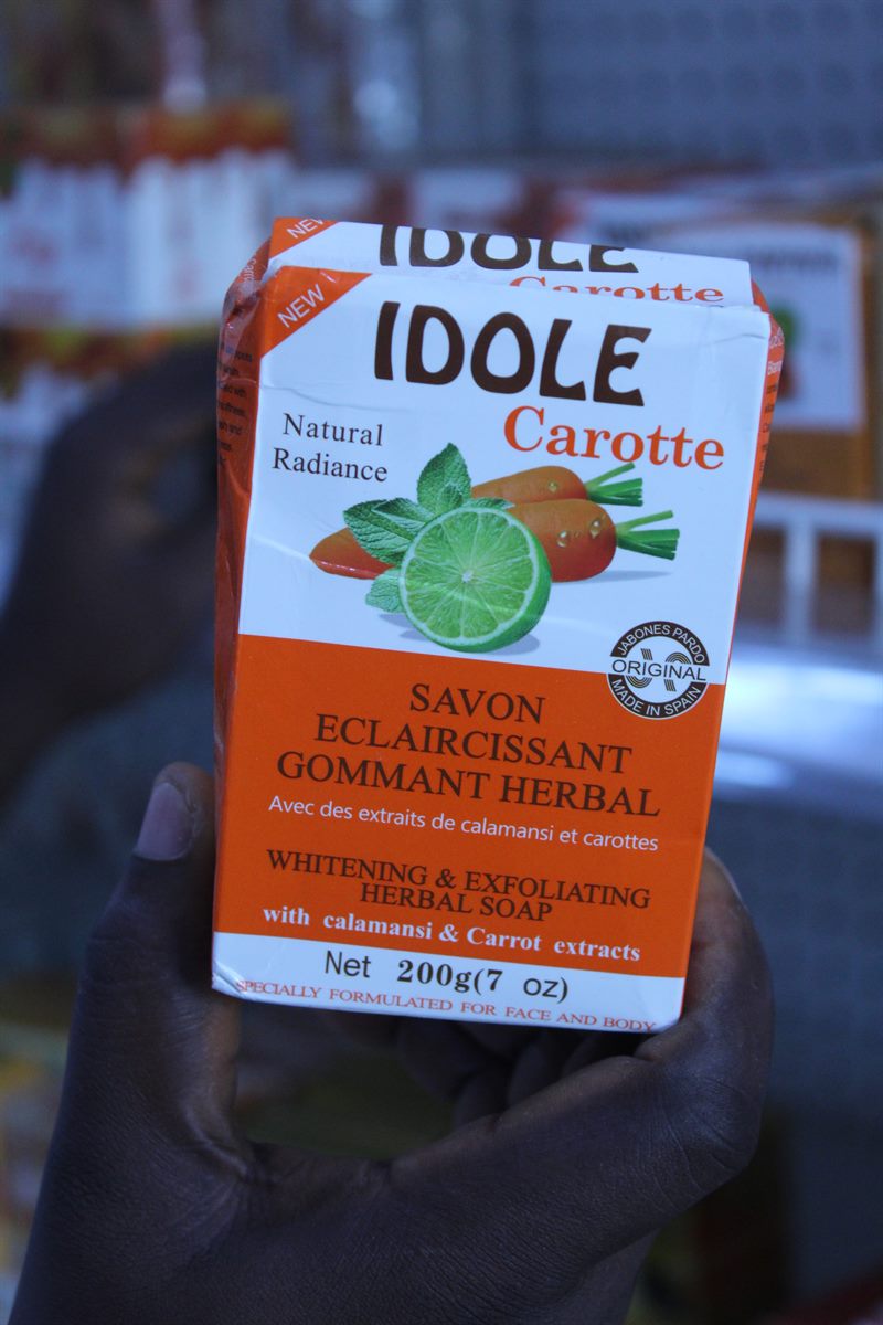Idole Carotte Whitening & Exfoliating Herbal Soap